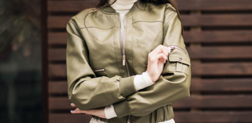 Женщина, модные женские курточки на весну 2026