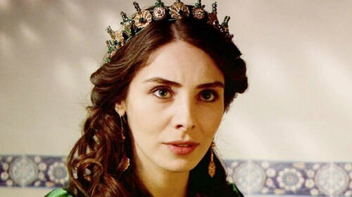 Самая красивая актриса "Великолепного века" смыла макияж и показала настоящее лицо: фото впечатляет
