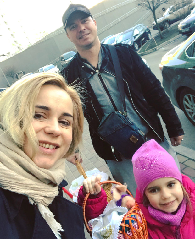 Лилия Ребрик с супругом Андреем Диким и их дочкой