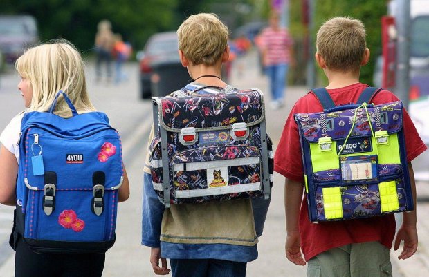 Как выбрать и сколько стоит ранец: собираем ребенка в школу