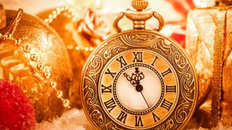 Christmas-decoration-clock-balls-New-Year_2560x1920_wallpaper
