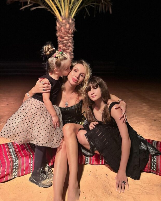 Светлана Лобода с дочерьми