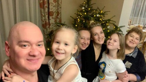 Кошевой отвечает за подарки всей семье, а Песик готовит песни вареники: актеры "Квартала" рассказали о рождественских традициях