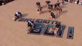 Танцюють всі