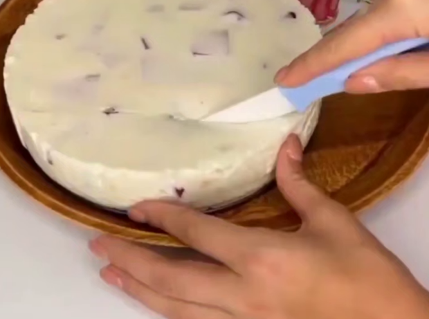 Торт "Бите скло", кадр з відео