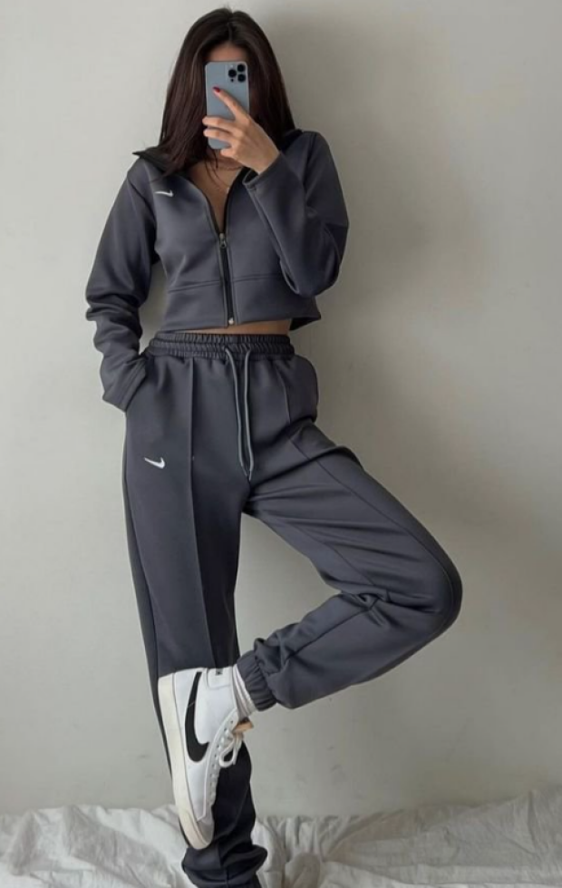 Мода, одяг, кросівки