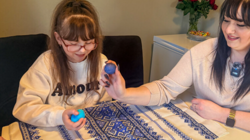 Битье крашанками, Пасха, кадр с видео