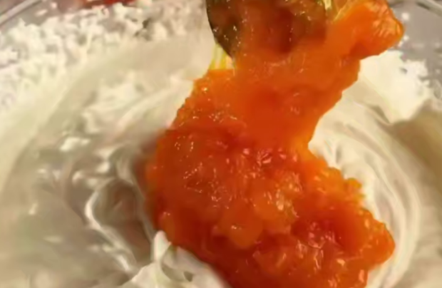 Морозиво з мандарином, кадр з відео