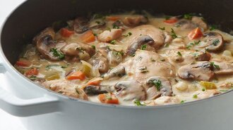 Сочное куриное мясо, приятный вкус и потрясающий аромат – а что еще нужно для семейного ужина