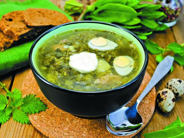 Soup of green sorrel nettle and with quaіl eggs