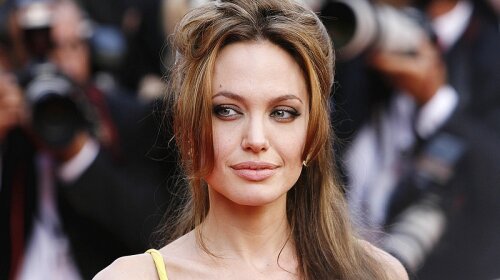 Бунтарское детство и почтенная зрелость: малоизвестные факты про главную красотку современности Анджелину Джоли