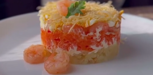 Мімоза з креветками, кадр з відео