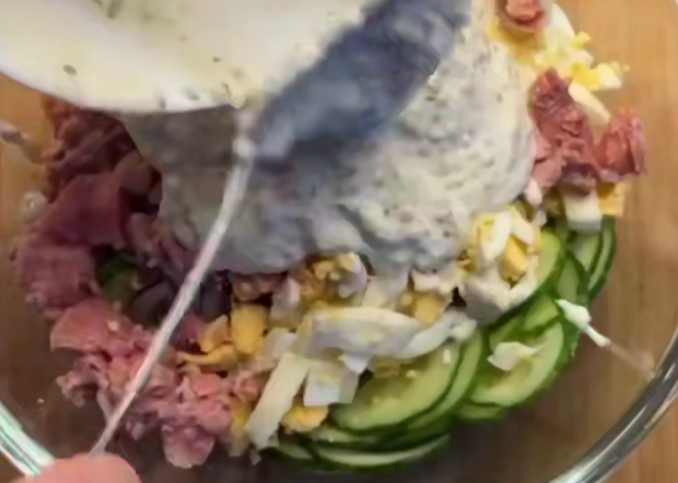 Освіжаючий салат з тунцем, кадр з відео