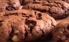 Печенье с шоколадом, кадр из видео