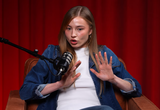 Ліза Василенко, кадр з інтерв'ю