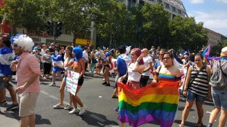 На берлинском гей-параде участники призвали усовершенствовать закон о реабилитации гомосексуалов