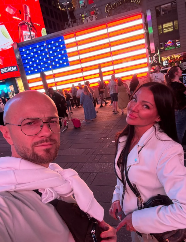 Влад Яма с женой в США