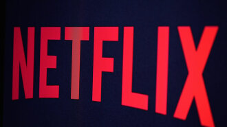 Карантинний Netflix: як кіно-знаменитості знімалися в домашніх умовах (ВІДЕО)