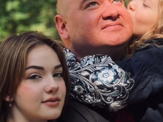 Євген Кошовий з дітьми