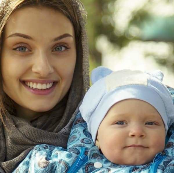 Вероніка Дідусенко з дитиною