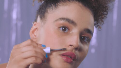 "Отращивай усы и носи их с гордостью": в Сети появилась новая бодипозитивная реклама