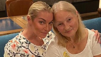 Волочкова показала свою 71-летнюю мать, которая после стрижки стала выглядет моложе дочери (фото)