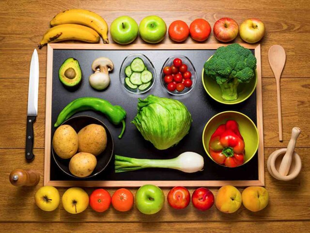 Vegetables_Fruit_Apples_Tomatoes_Pepper_Potato_514881_1280x853