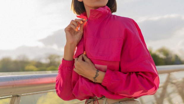 Жінка, модні жіночі куртки на весну 2026