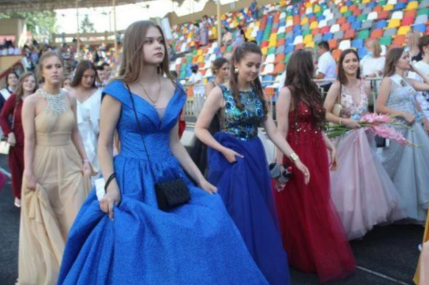 Випускний, фото з соцмереж