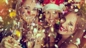 Girls-Enjoying-Merry-Christmas-And-New-Year-2017-Wallpaper-11621