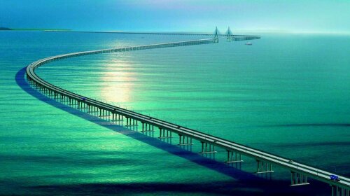 Китай построил самый длинный в мире мост