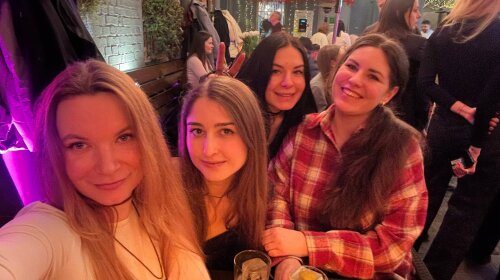 Подруги, дружба, зображення: clutch.net.ua