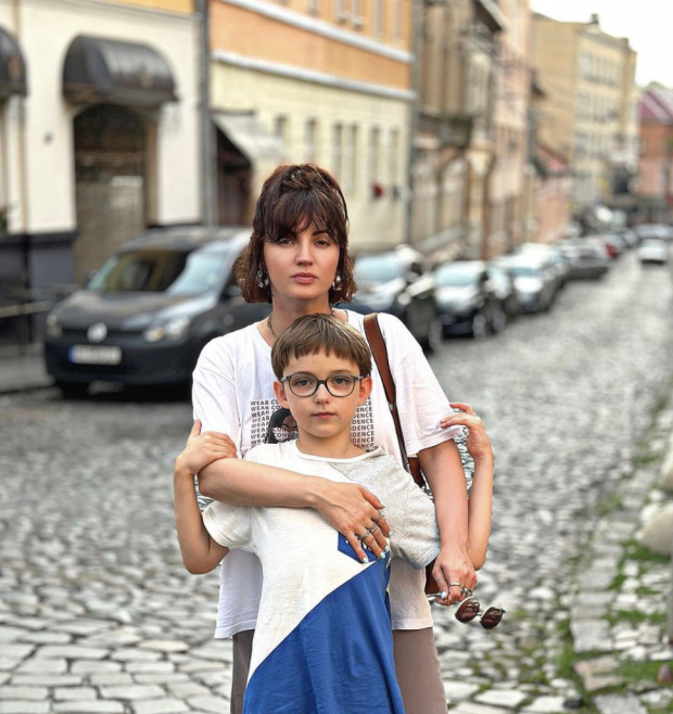 Оля Цыбульская умилила сеть фотографией из путешествия с уже подросшим сыном