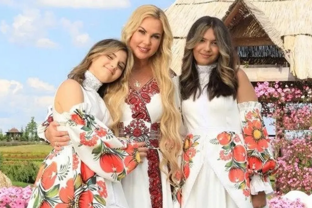 Камалія з доньками, фото з соцмереж