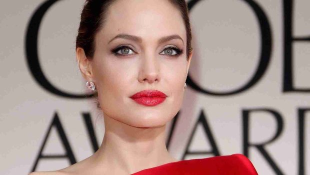 new-hollywood-Angelina-Jolie-red-lips-hot-sexy-Photos-