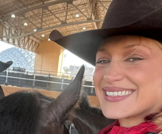 Белла Хадід показала новий трендовий макіяж і як збільшити візуально губи