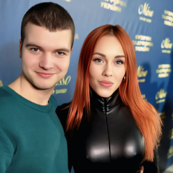 Олена Тополя з фанатом, фото з соцмереж