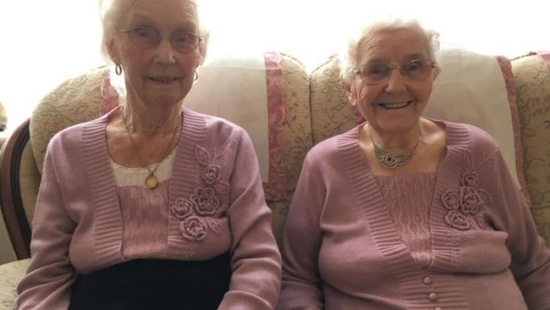 102-летние близняшки из Британии