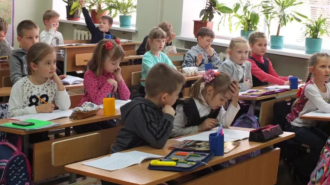 Школа, учні, кадр з відео