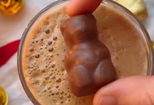 Кава з халвою, кадр з відео