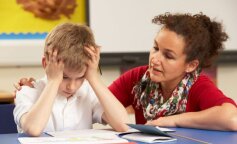 Учитель английского языка угрожал родителям лишением родительских прав за невыполнение домашнего задания: подробности
