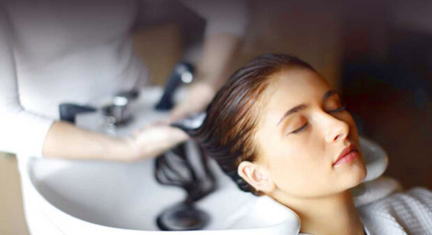 Выпадение волос у женщин: нормы, причины и как этого избежать