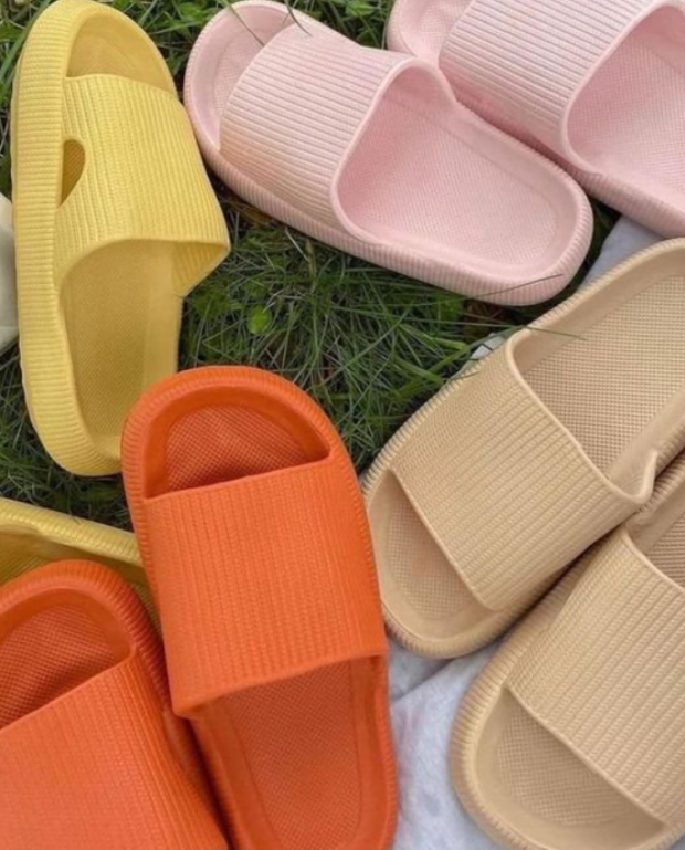 Мода, одежда, шлепанцы