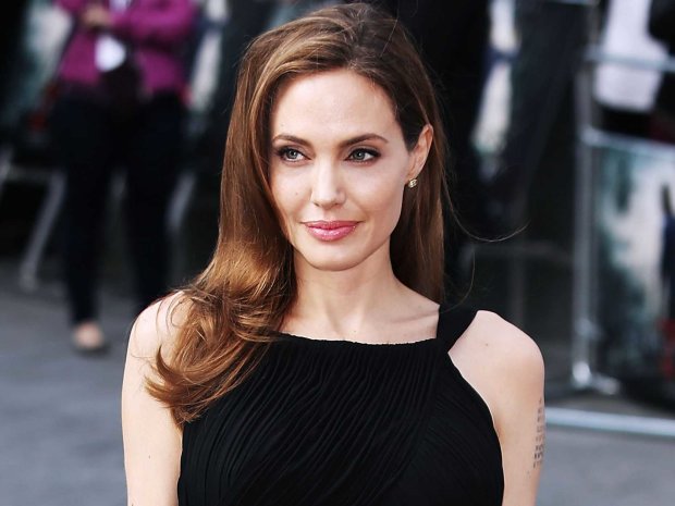 Анджелина Джоли встречается с Киану Ривзом?