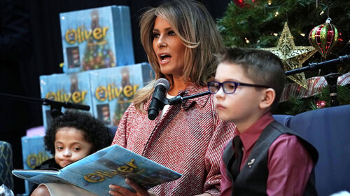First Lady Melania Trump Makes Christmas Visit To National children's Hospital