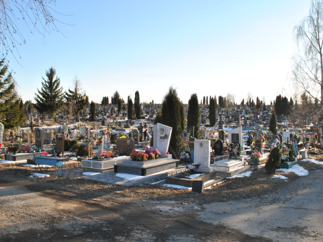 Цвинтар, зображення з вільних джерел