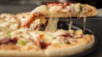 Пицца — высококалорийный продукт