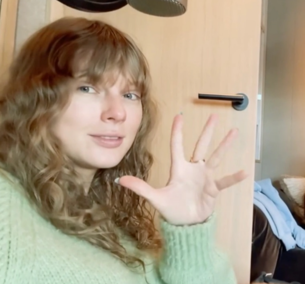 Тейлор Свіфт без макіяжу