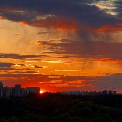 Захід сонця, Київ, фото з соцмереж