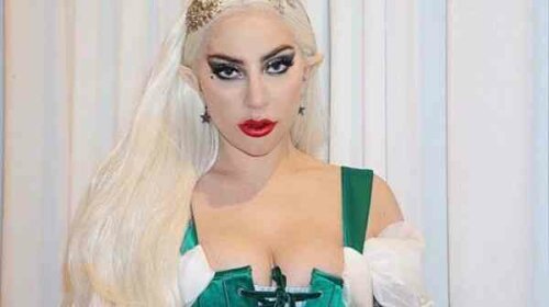 Сексуальный эльф: Леди Гага нарядилась на рождественскую вечеринку